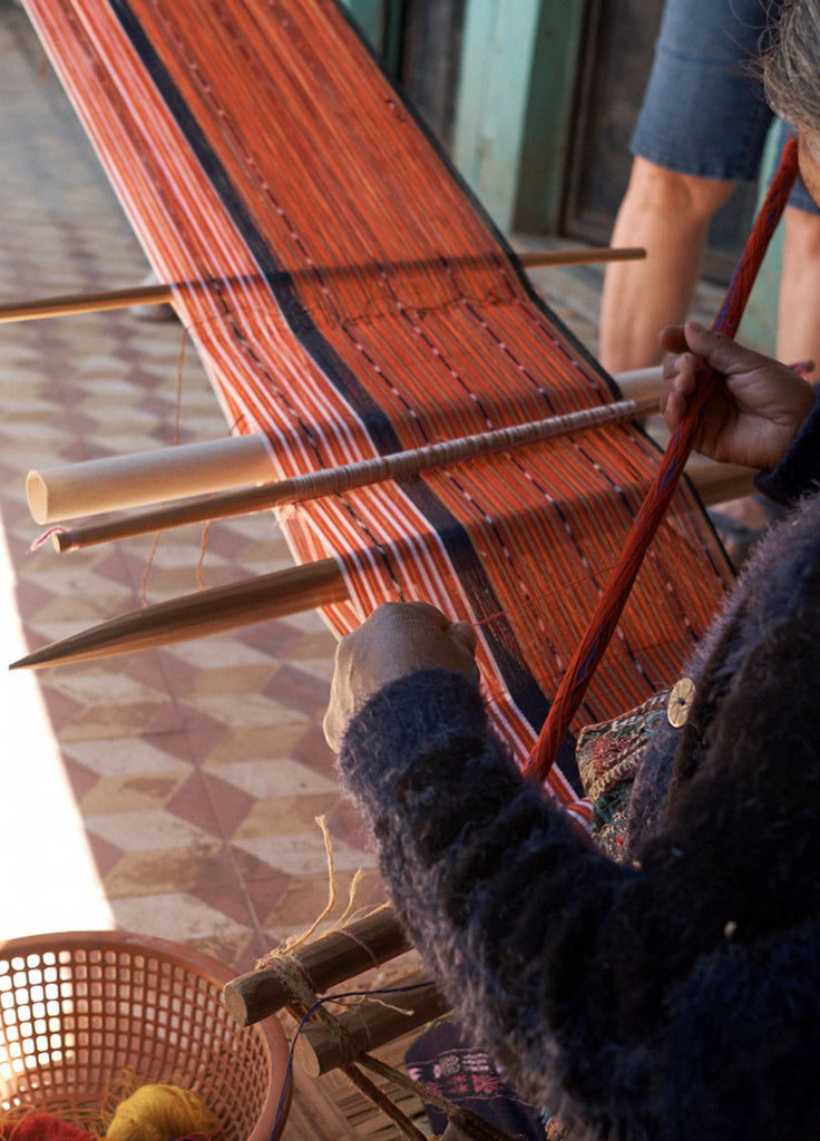 BIG STRIPE BAG IN DAZE Colorful Large Travel Bag Make-Up Toiletries Stripes Black Indigo Red Pink Handmade Ethically Woven Back Strap Loom